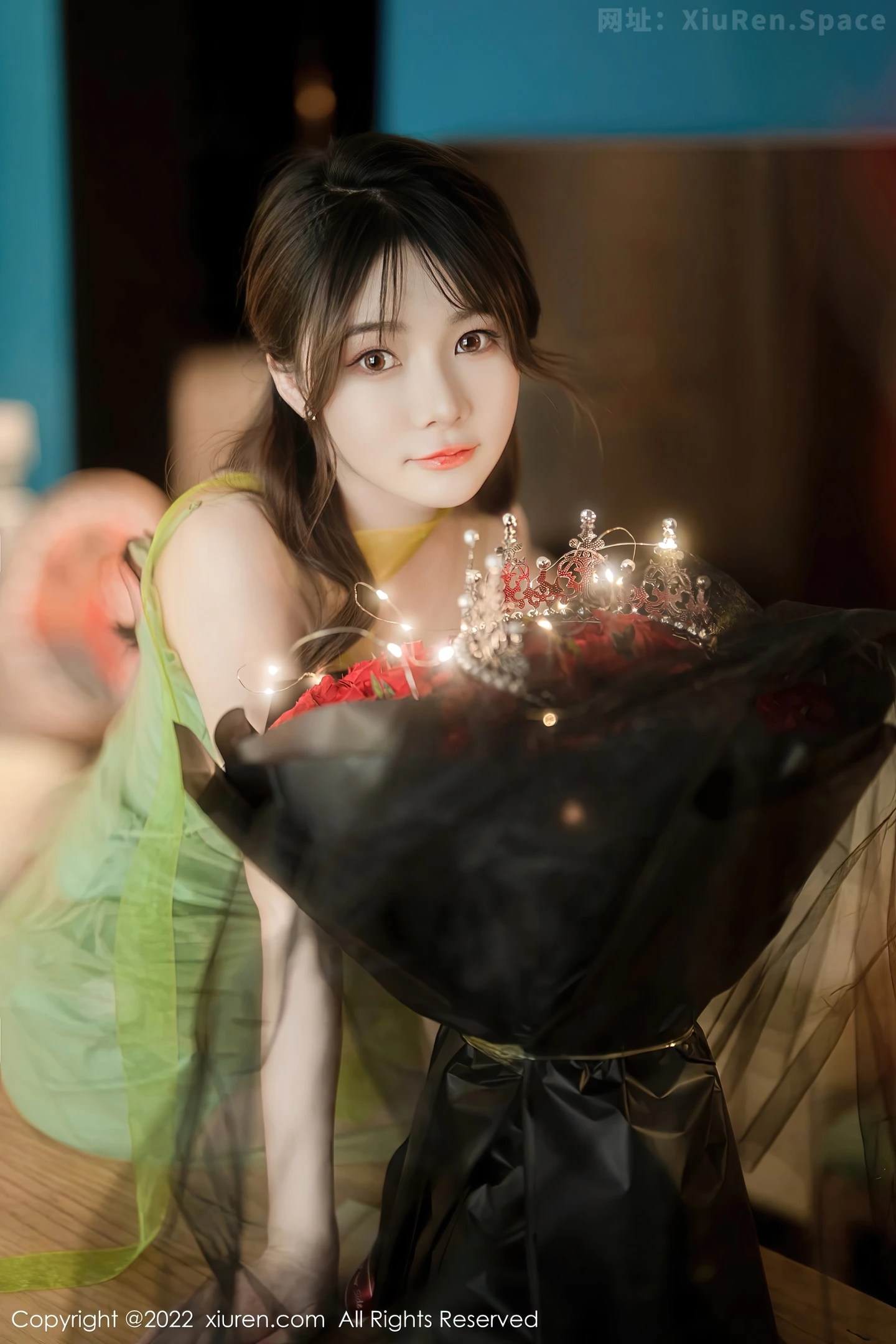 图片[2]-[XiuRen秀人网] VOL.5875 模特婠婠么私房性感淡绿色连衣裙秀曼妙身姿白嫩美腿诱惑写真85P-秀人网官方网站